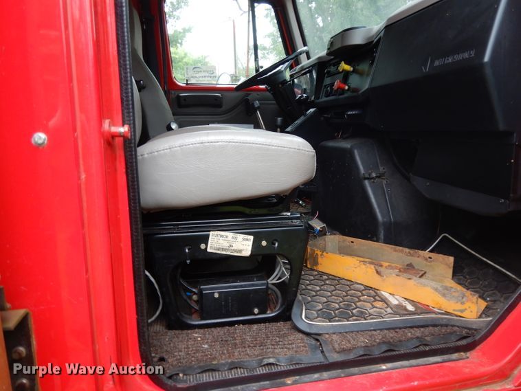 image for item DG6787 1998 International 4900  dump truck