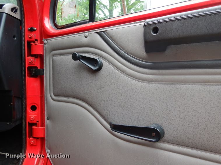 image for item DG6787 1998 International 4900  dump truck