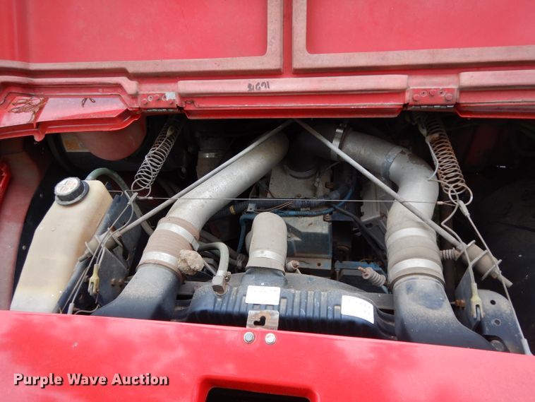 image for item DG6787 1998 International 4900  dump truck