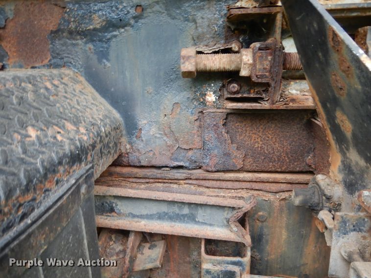 image for item DG6787 1998 International 4900  dump truck