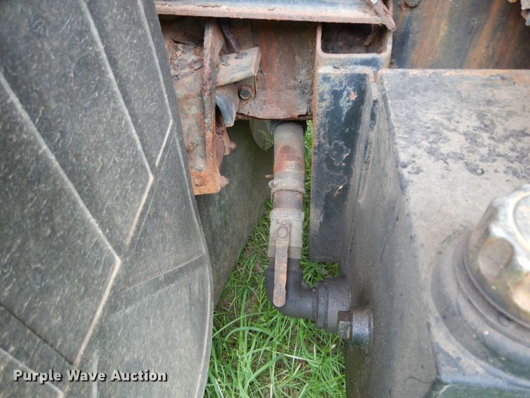 image for item DG6787 1998 International 4900  dump truck