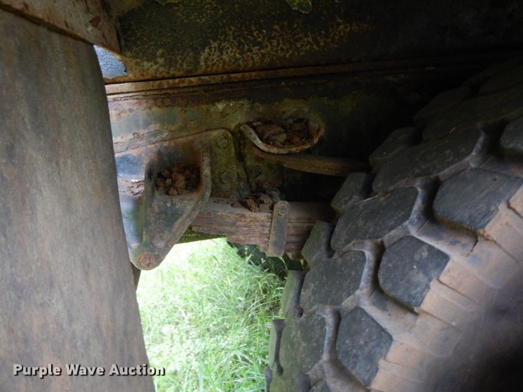 image for item DG6787 1998 International 4900  dump truck