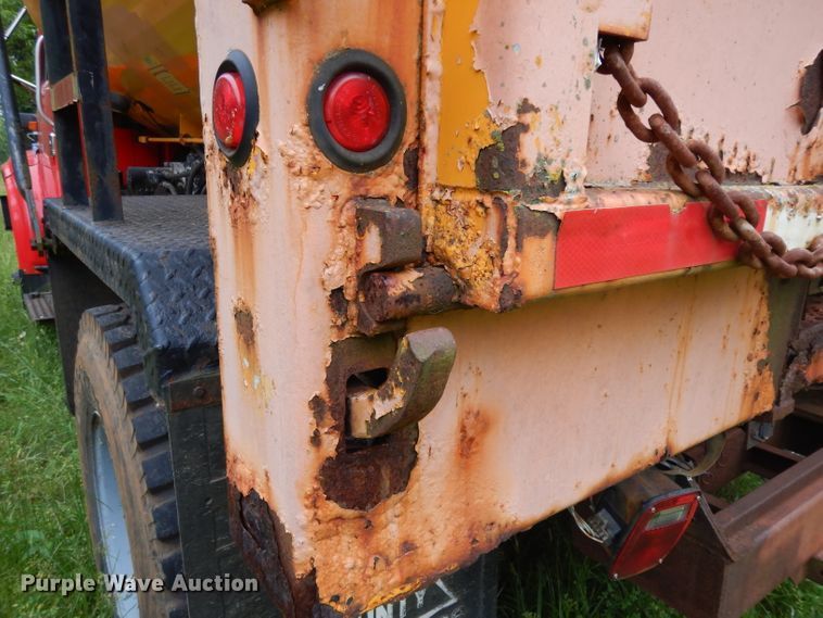 image for item DG6787 1998 International 4900  dump truck