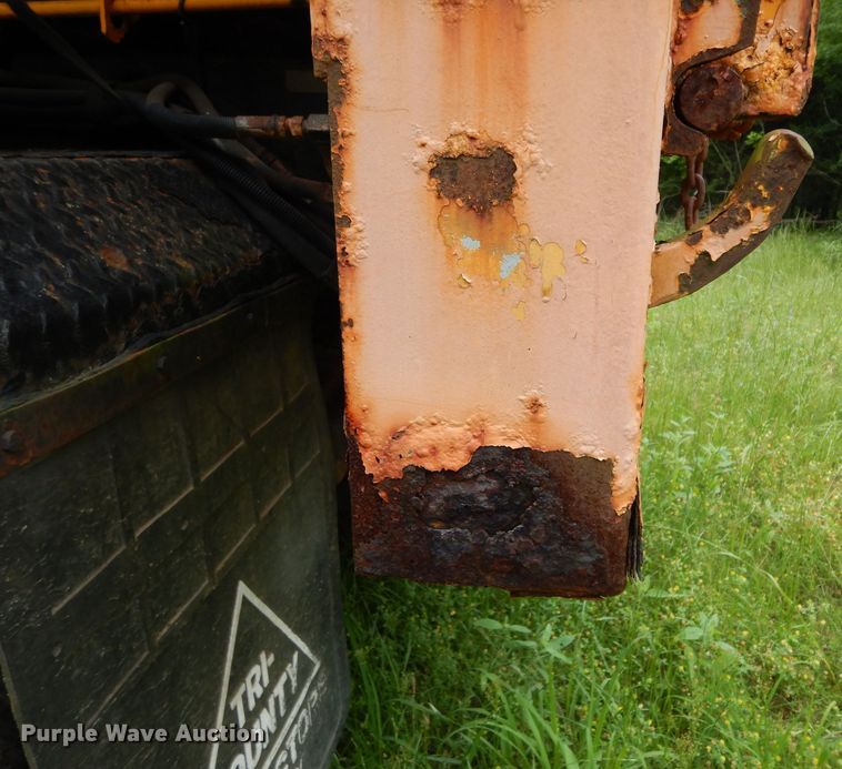 image for item DG6787 1998 International 4900  dump truck