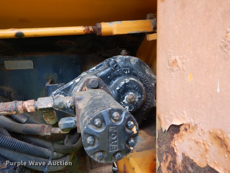 image for item DG6787 1998 International 4900  dump truck