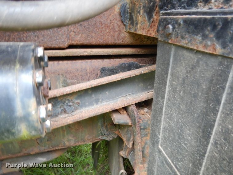 image for item DG6787 1998 International 4900  dump truck