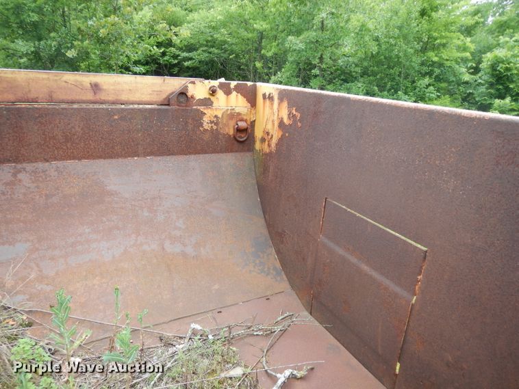 image for item DG6787 1998 International 4900  dump truck