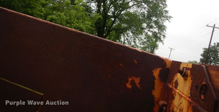 image for item DG6787 1998 International 4900  dump truck