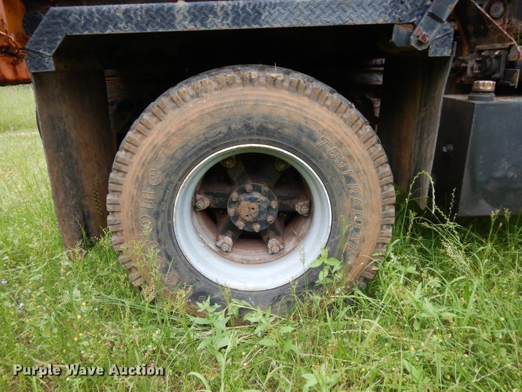 image for item DG6787 1998 International 4900  dump truck