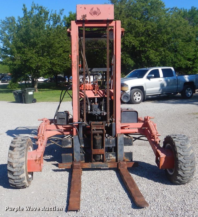 image for item DG8589 Spyder  forklift