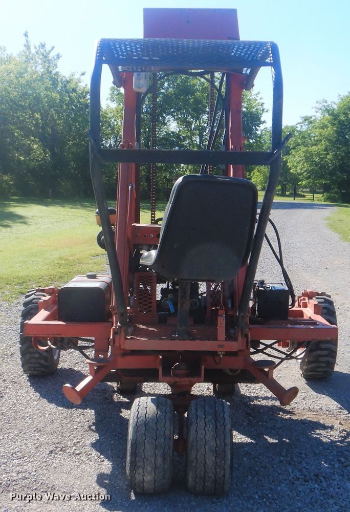 image for item DG8589 Spyder  forklift