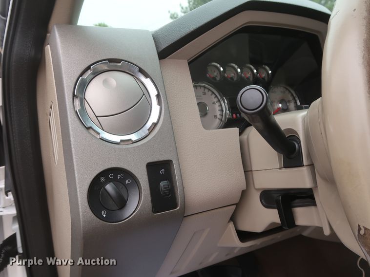 image for item DH0898 2010 Ford F350 Super Duty Lariat  Crew Cab utility bed pickup truck