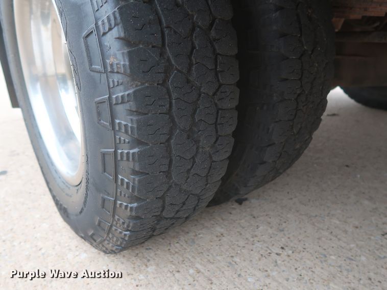 image for item DH0898 2010 Ford F350 Super Duty Lariat  Crew Cab utility bed pickup truck