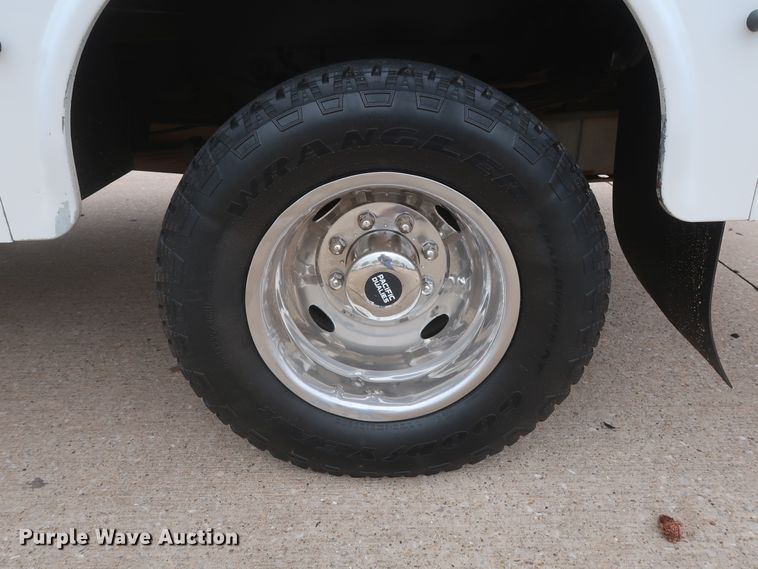 image for item DH0898 2010 Ford F350 Super Duty Lariat  Crew Cab utility bed pickup truck