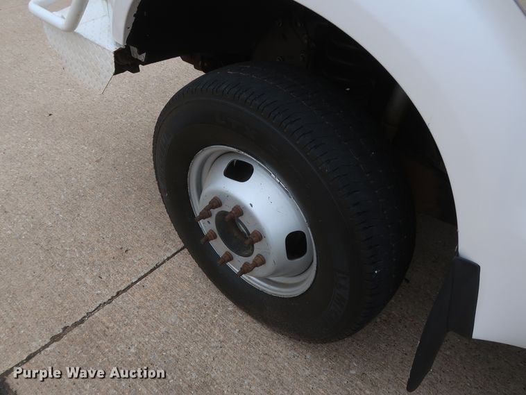 image for item DH0898 2010 Ford F350 Super Duty Lariat  Crew Cab utility bed pickup truck