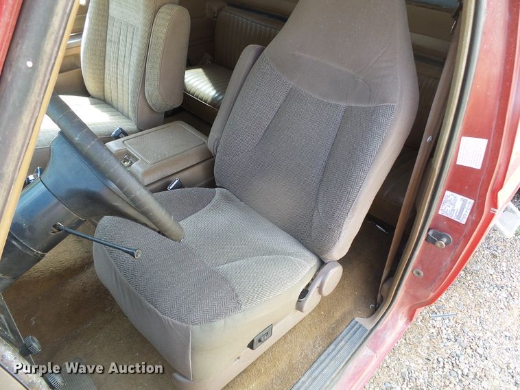 image for item DH4943 1990 Ford F350 Super Duty  SuperCab pickup truck