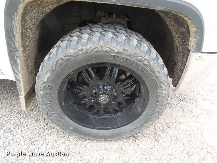 image for item DH7970 2015 GMC Sierra 1500  Crew Cab pickup truck