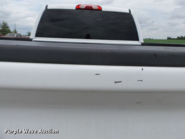 image for item DH7970 2015 GMC Sierra 1500  Crew Cab pickup truck