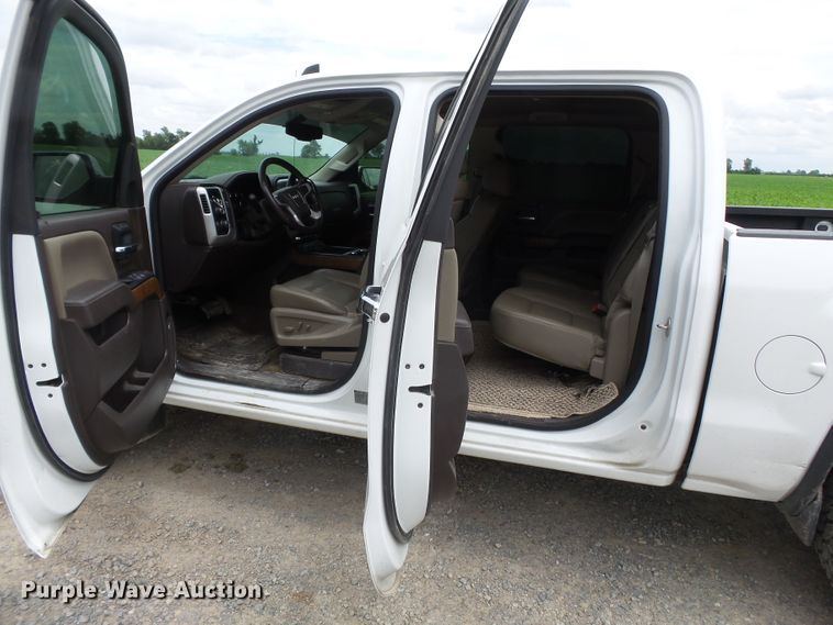 image for item DH7970 2015 GMC Sierra 1500  Crew Cab pickup truck