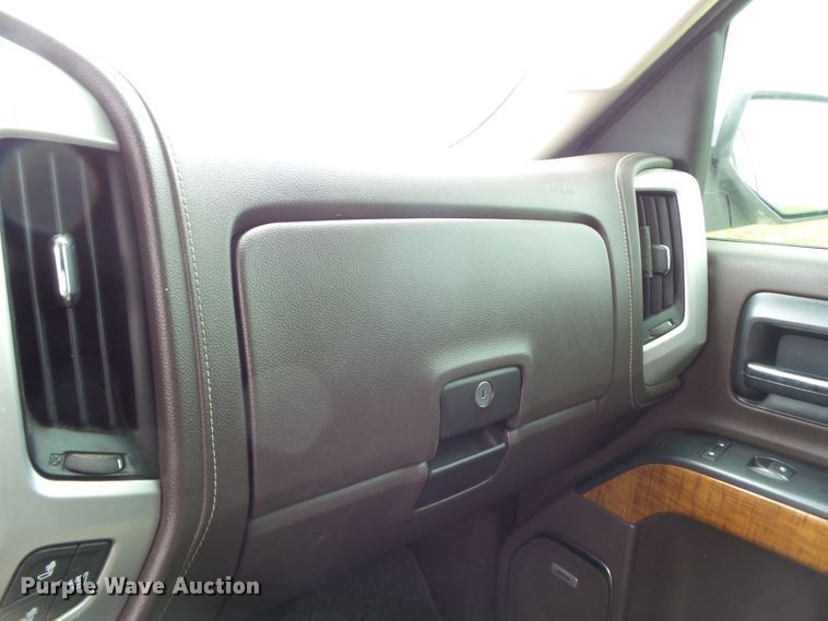 image for item DH7970 2015 GMC Sierra 1500  Crew Cab pickup truck