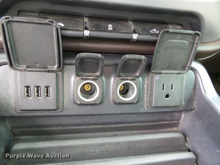 image for item DH7970 2015 GMC Sierra 1500  Crew Cab pickup truck