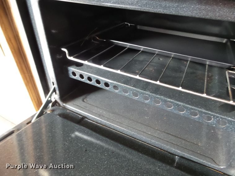 image for item DH7972 1995 Fleetwood Prowler  camper