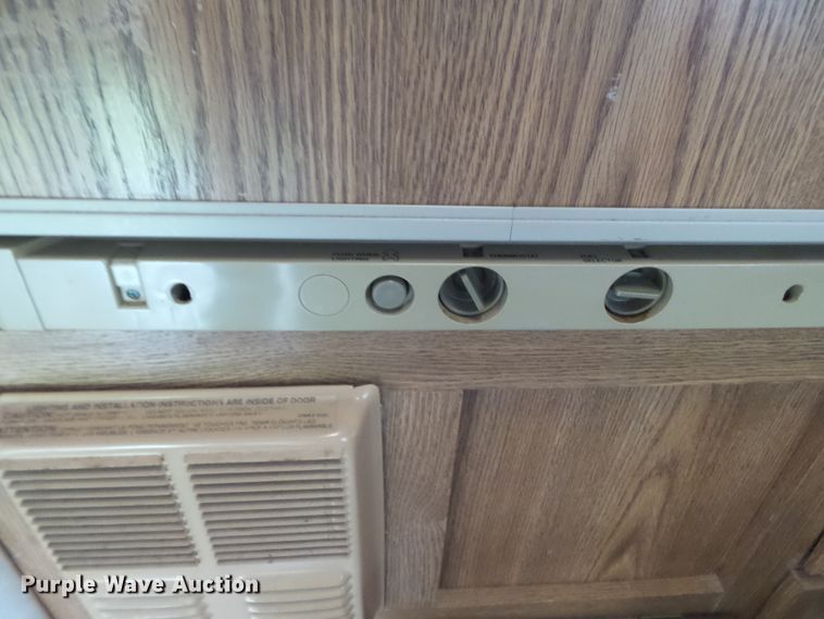 image for item DH7972 1995 Fleetwood Prowler  camper