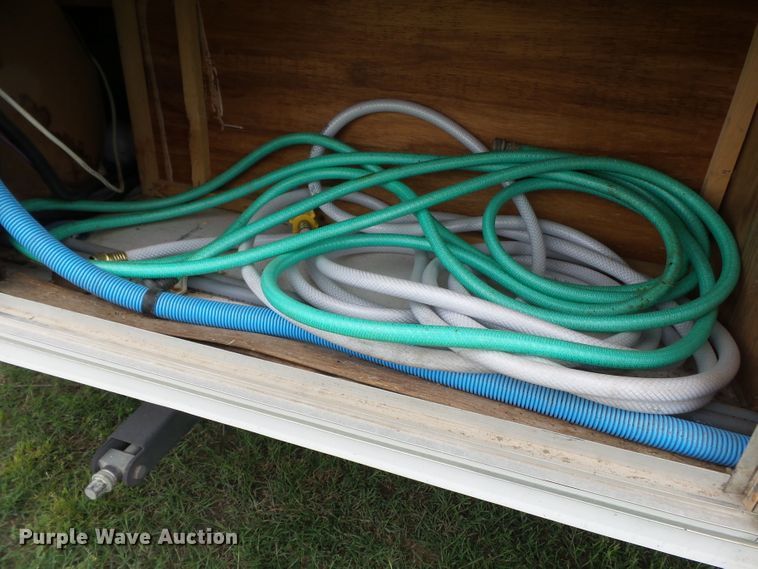 image for item DH7972 1995 Fleetwood Prowler  camper