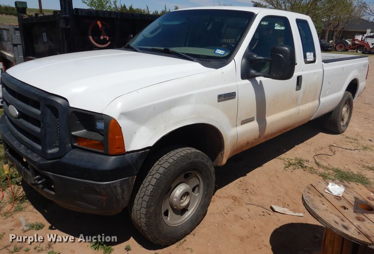 image for item DI0111 2006 Ford F250 Super Duty  SuperCab pickup truck