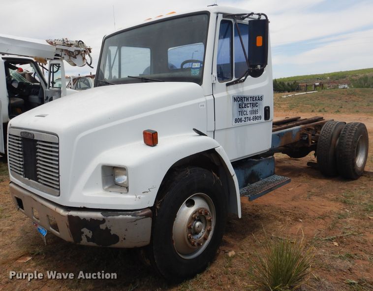 image for item DI0114 1992 Freightliner FL80  truck cab and chassis