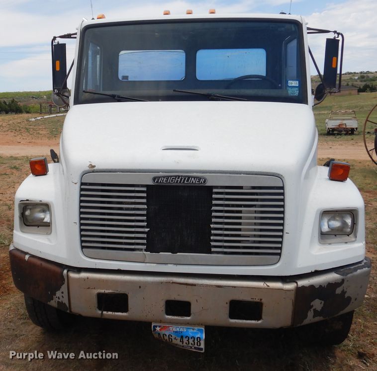 image for item DI0114 1992 Freightliner FL80  truck cab and chassis