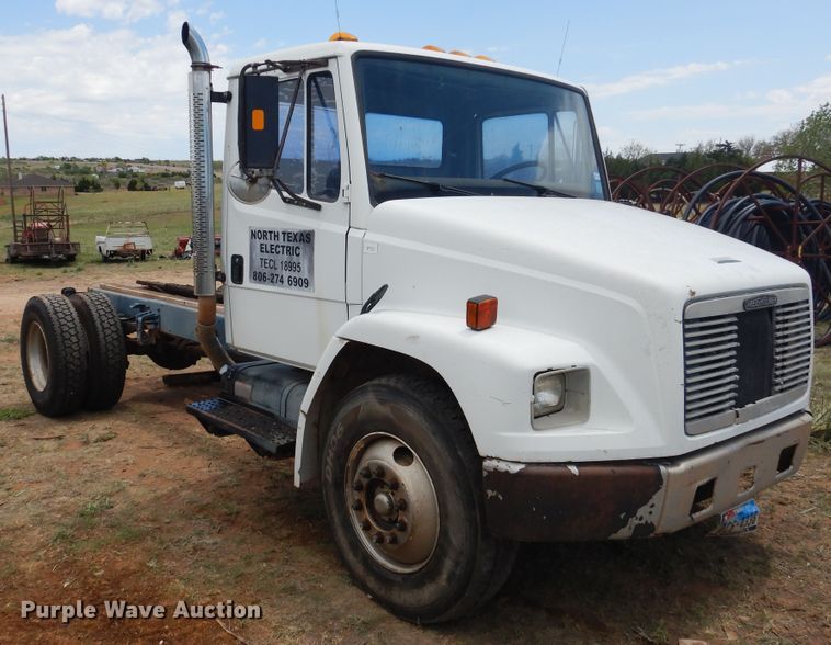 image for item DI0114 1992 Freightliner FL80  truck cab and chassis