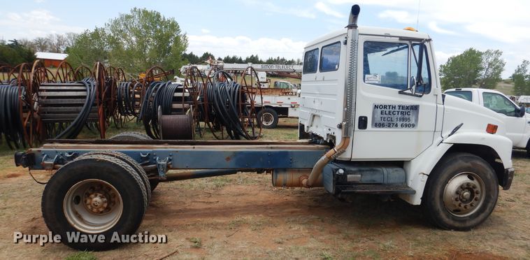 image for item DI0114 1992 Freightliner FL80  truck cab and chassis