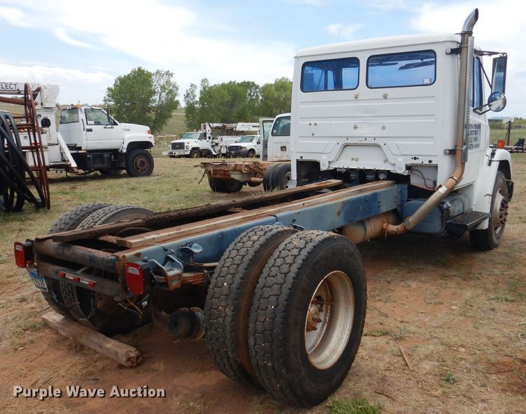 image for item DI0114 1992 Freightliner FL80  truck cab and chassis