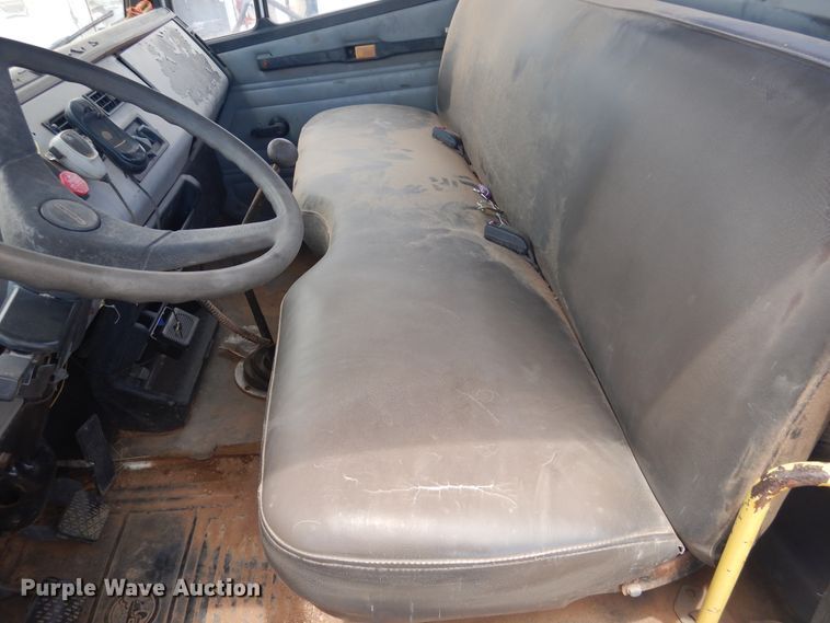 image for item DI0114 1992 Freightliner FL80  truck cab and chassis