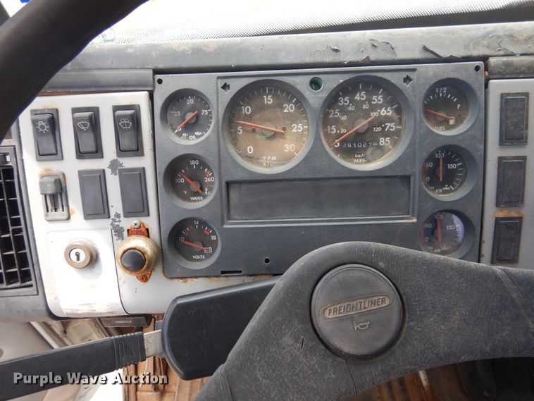 image for item DI0114 1992 Freightliner FL80  truck cab and chassis