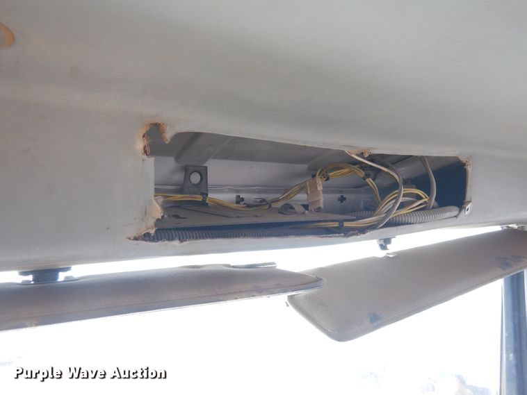 image for item DI0114 1992 Freightliner FL80  truck cab and chassis