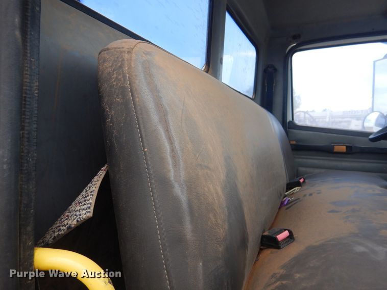 image for item DI0114 1992 Freightliner FL80  truck cab and chassis