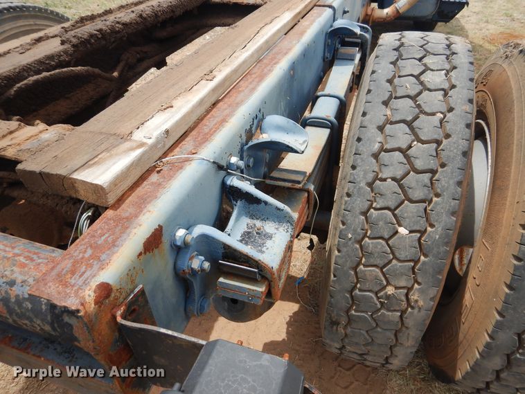 image for item DI0114 1992 Freightliner FL80  truck cab and chassis