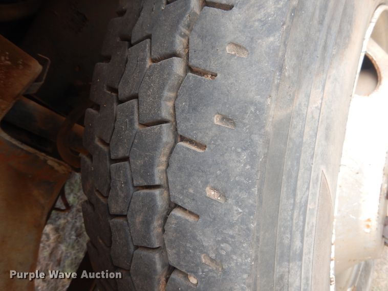 image for item DI0114 1992 Freightliner FL80  truck cab and chassis