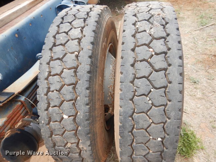 image for item DI0114 1992 Freightliner FL80  truck cab and chassis