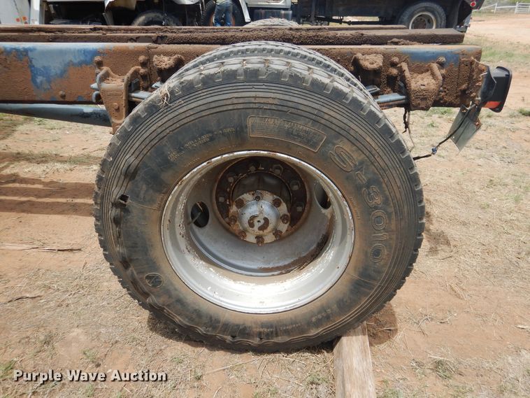 image for item DI0114 1992 Freightliner FL80  truck cab and chassis