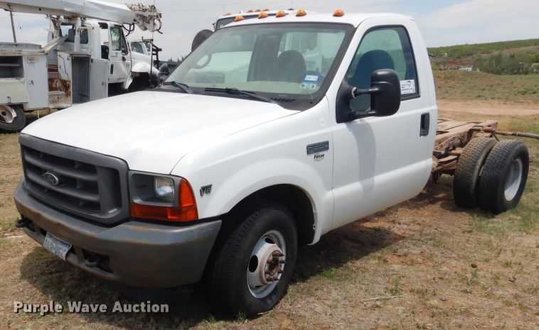 image for item DI0116 2001 Ford F350 Super Duty  pickup truck cab and chassis