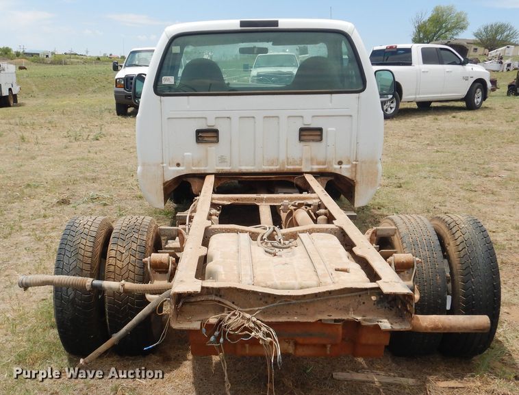 image for item DI0116 2001 Ford F350 Super Duty  pickup truck cab and chassis