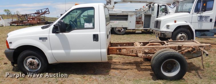 image for item DI0116 2001 Ford F350 Super Duty  pickup truck cab and chassis