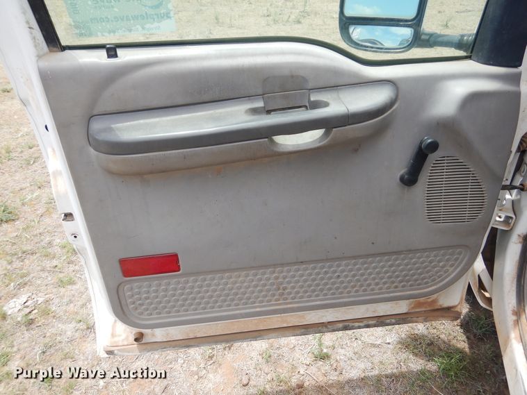 image for item DI0116 2001 Ford F350 Super Duty  pickup truck cab and chassis