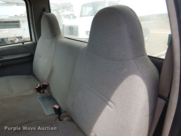 image for item DI0116 2001 Ford F350 Super Duty  pickup truck cab and chassis