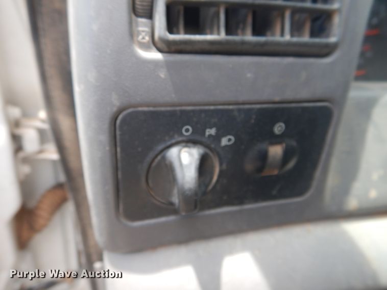 image for item DI0116 2001 Ford F350 Super Duty  pickup truck cab and chassis