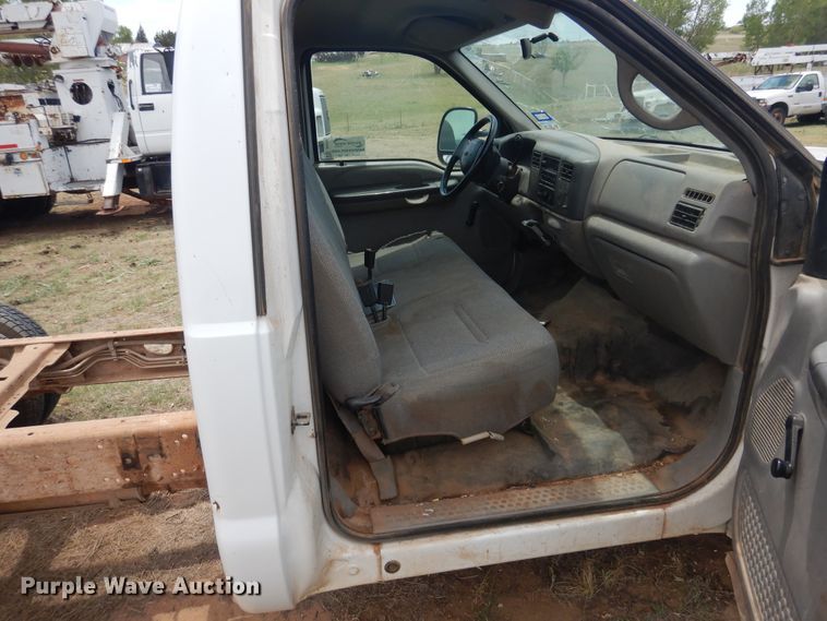 image for item DI0116 2001 Ford F350 Super Duty  pickup truck cab and chassis