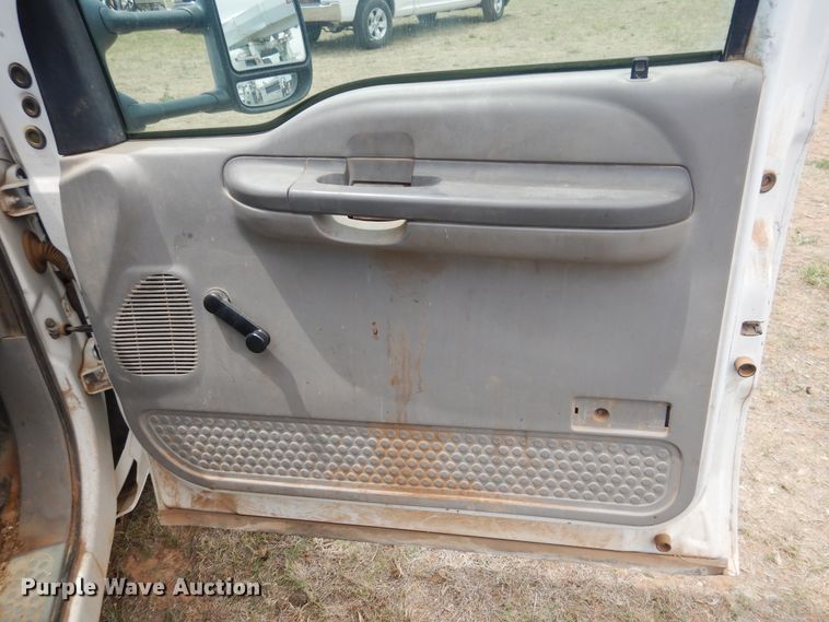 image for item DI0116 2001 Ford F350 Super Duty  pickup truck cab and chassis